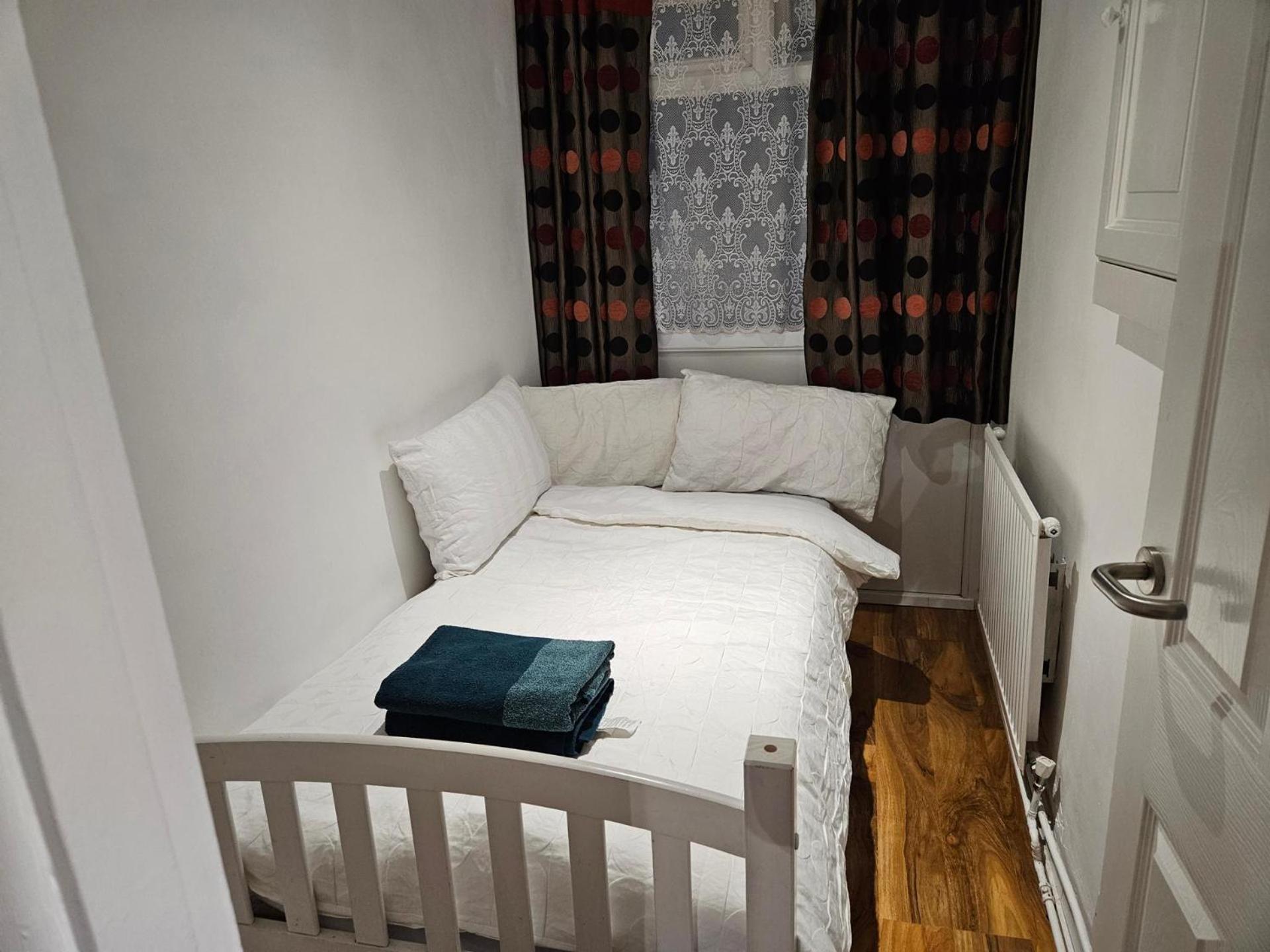 Mitcham Junction - 2 Bed - Sleeps 6 Appartamento Londra